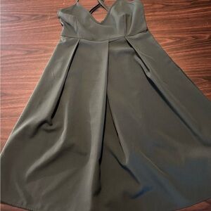 Elegant Green Sleeveless Dress